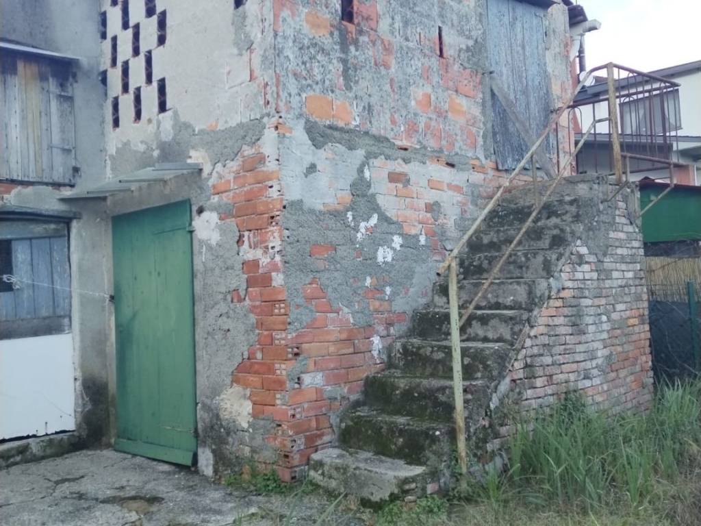 Villa a Follo in Via della Resistenza - Foto 2