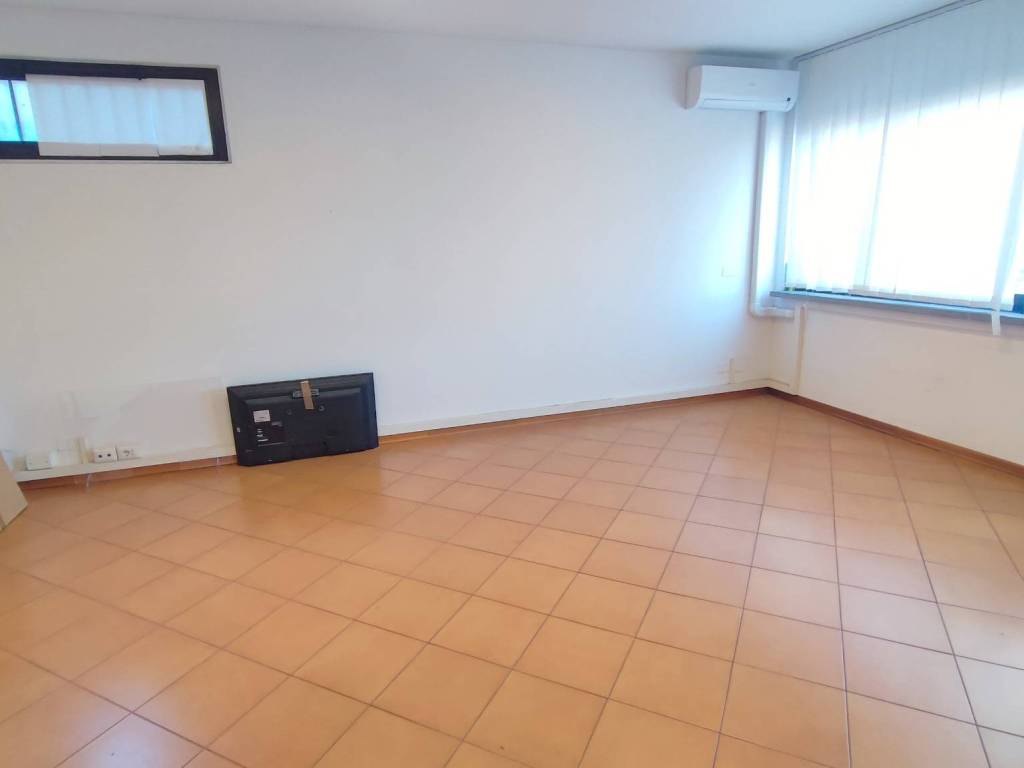 Appartamento a Prato in Viale Vittorio Veneto - Foto 3