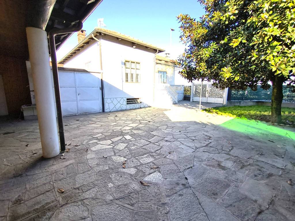 Villa a Cavour in Via Antica di Pinerolo - Foto 3