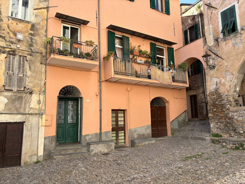 Appartamento a Taggia in Piazza della Santissima Trinità - Foto 2