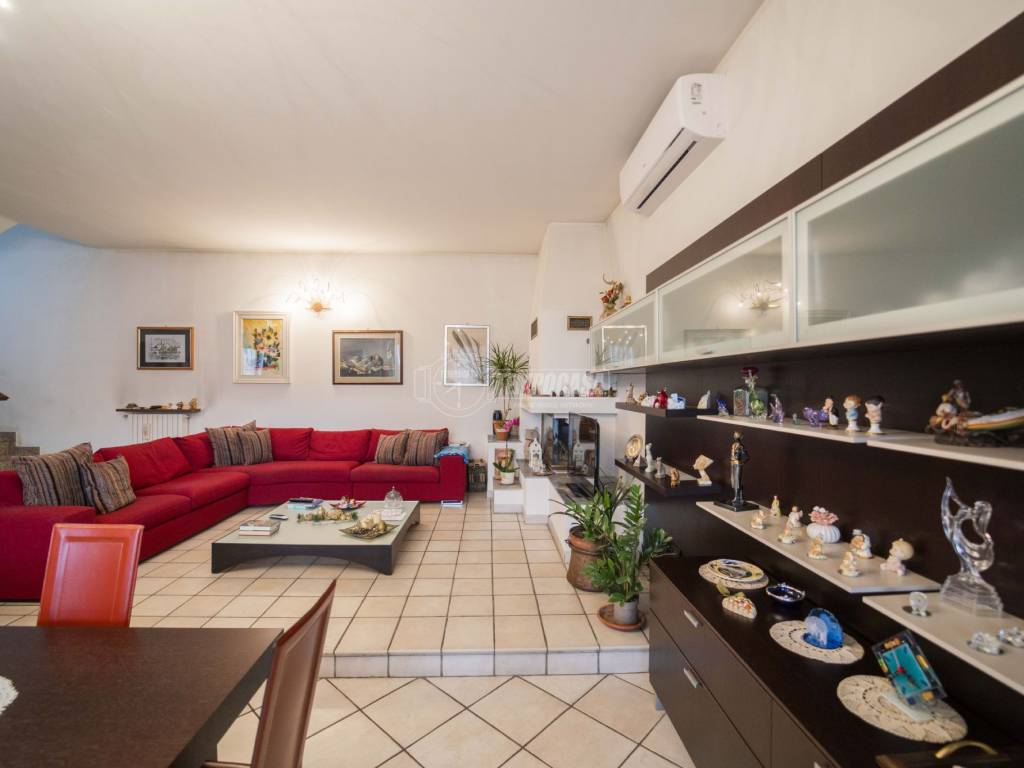 Villa a Mortara in Corso Giuseppe Garibaldi, 102 - Foto 3