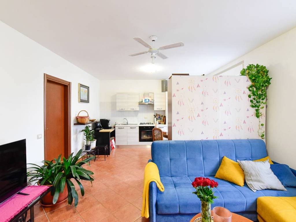 Appartamento a Bizzarone in Via Roma - Foto 2