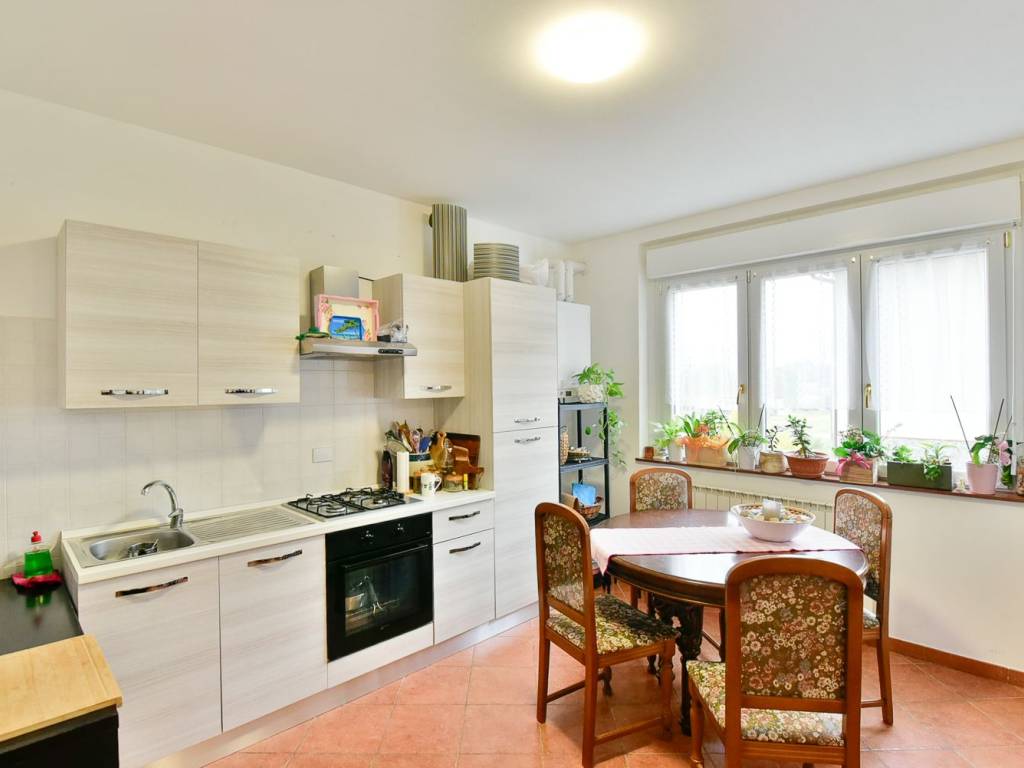 Appartamento a Bizzarone in Via Roma - Foto 4