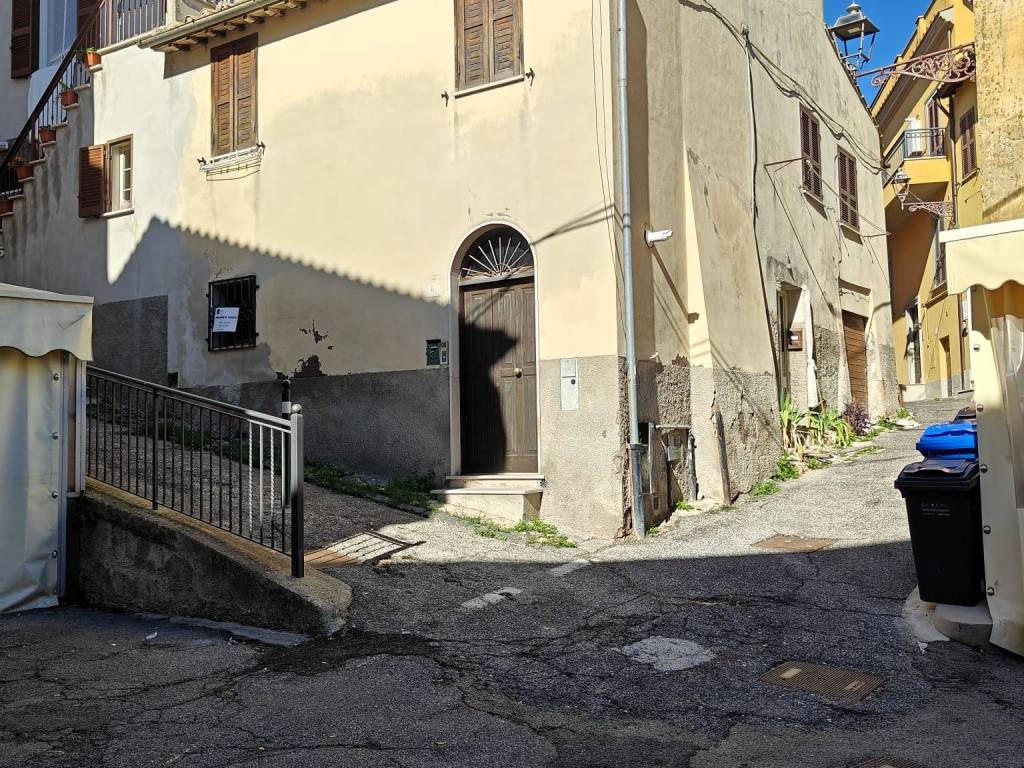 Appartamento a Magliano sabina in Vicolo Sdrucciolo - Foto 3