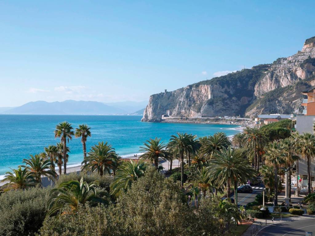 Appartamento a Finale ligure in Via Genova, 16 - Foto 4