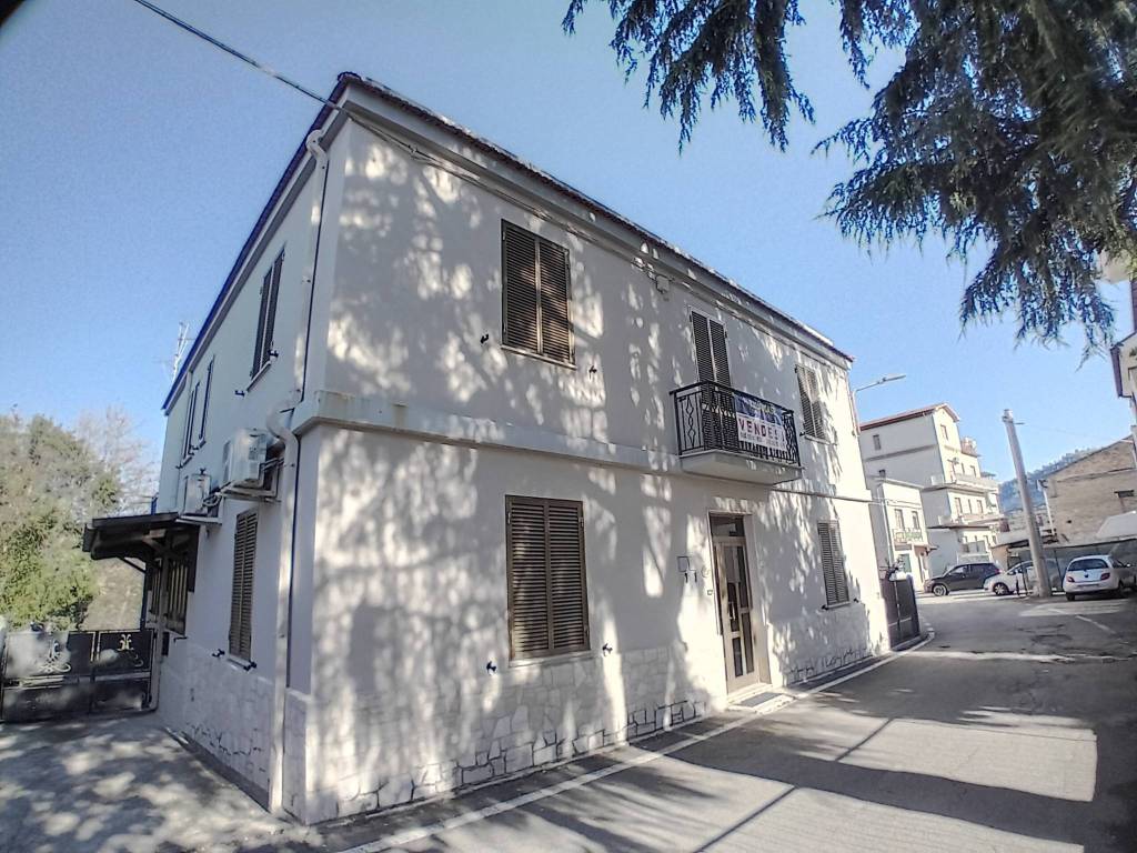 Villa a Scafa in Piazza Giacomo Matteotti, 7 - Foto 2