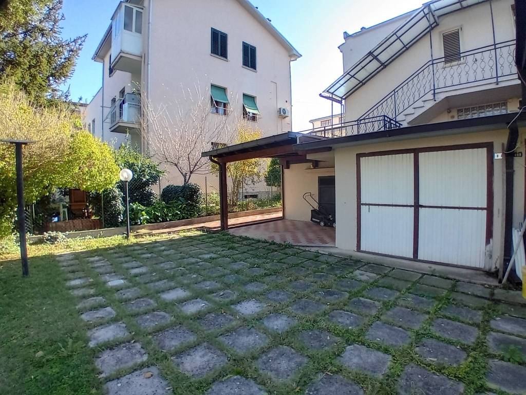 Villa a Scafa in Piazza Giacomo Matteotti, 7 - Foto 4