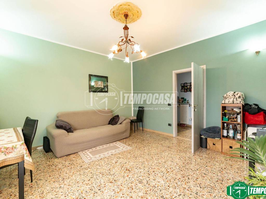 Appartamento a Arona in Via 2 Giugno 10/A - Foto 4