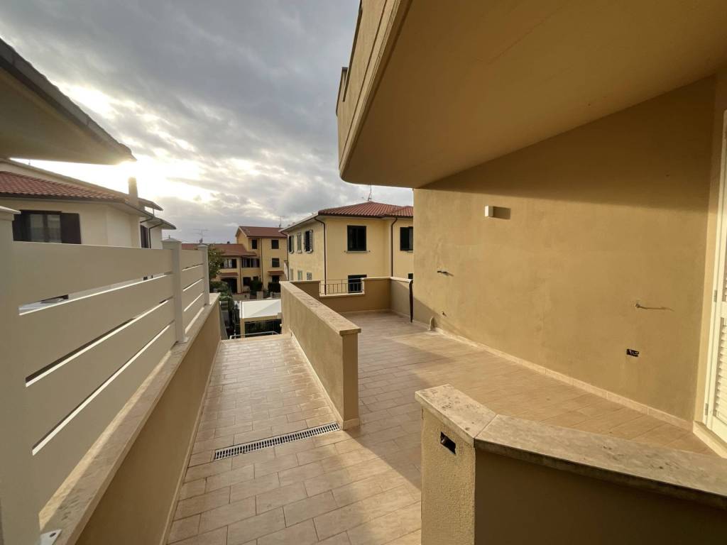 Appartamento a Livorno in Via del Littorale, 334 - Foto 3