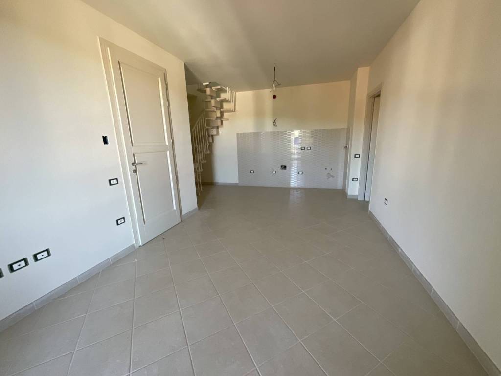 Appartamento a Livorno in Via del Littorale, 334 - Foto 2