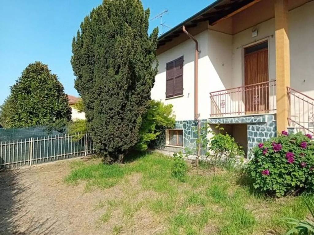 Villa a Berzano di tortona in Via Per Berzano S.N.C. - Foto 3