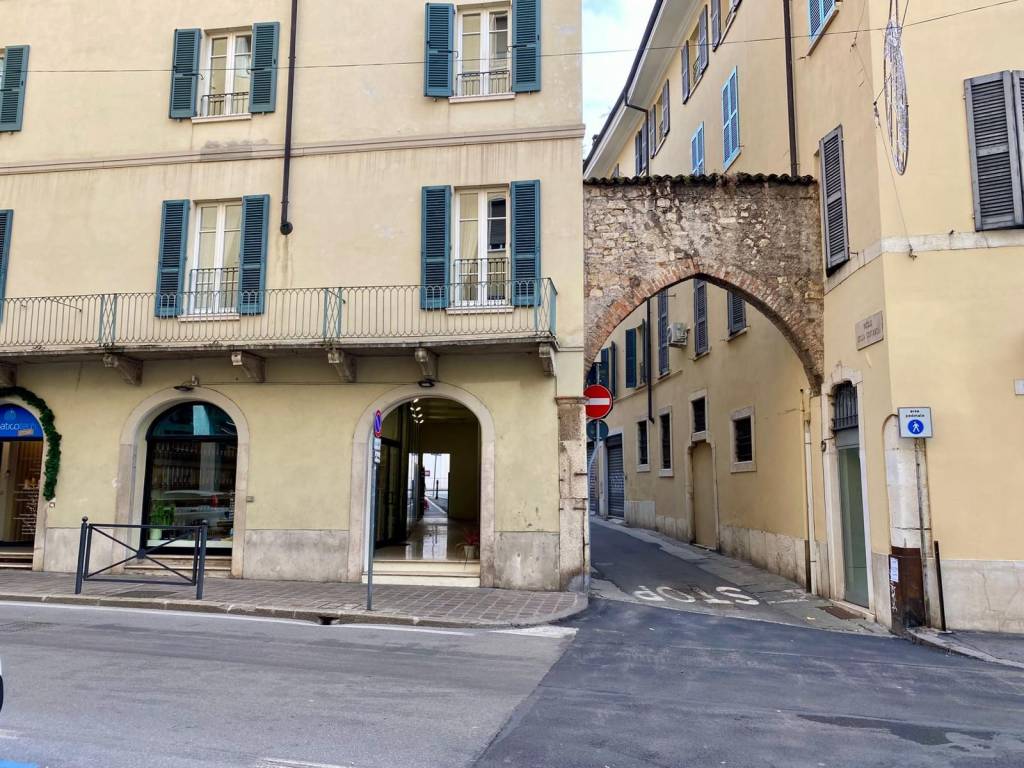 Appartamento a Brescia in Via Fratelli Porcellaga - Foto 2