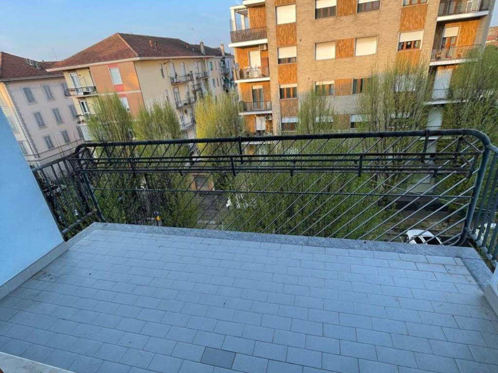 Appartamento a Alessandria in Viale Medaglie d'Oro, 34 - Foto 2