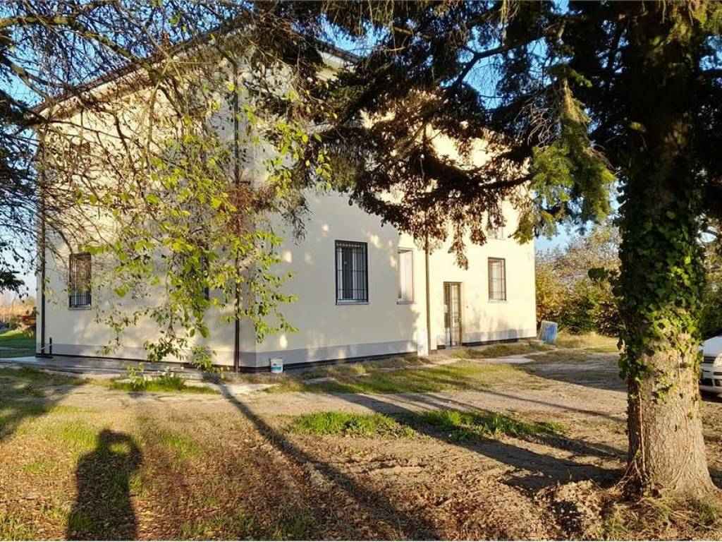 Villa a Crevalcore in VIA SVERGINESCA - Foto 2