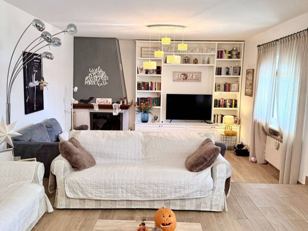 Villa a Farra d'isonzo in Via Montisel - Foto 2