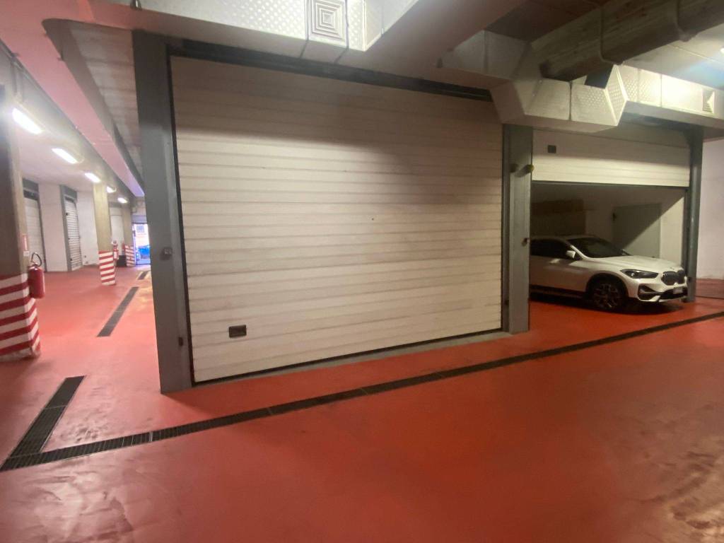 Box / garage a Modena in Viale Alessandro Tassoni, 8 - Foto 2