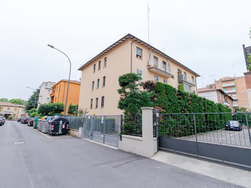 Appartamento a Bologna in VIA FRASCOBALDI 13 - Foto 2