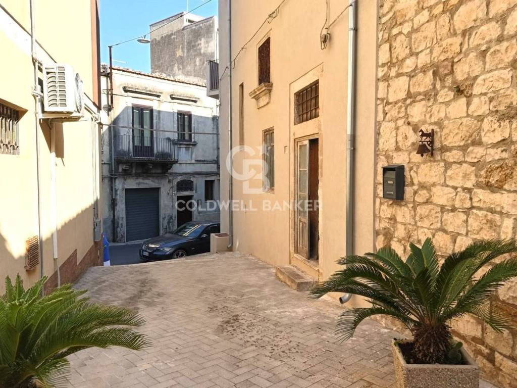 Casa indipendente a Modica in Corso Vittorio Emanuel, 181 - Foto 3