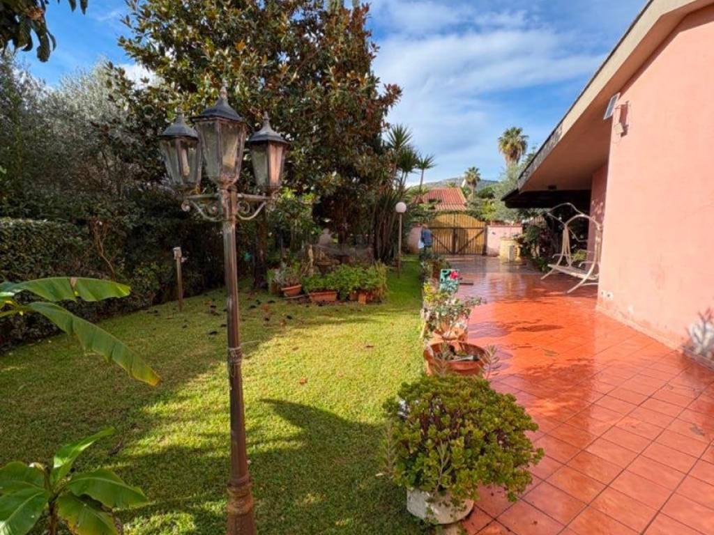 Villa a Fondi in Via Flacca, 2641 - Foto 4