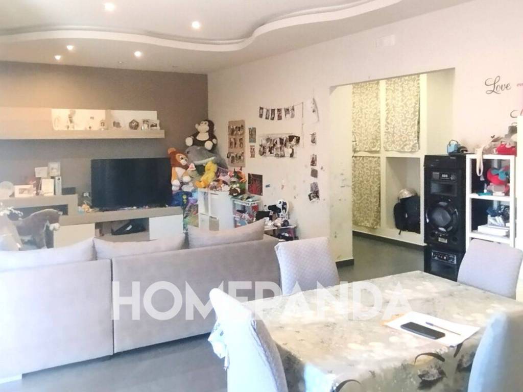 Appartamento a Gravina di catania in Via Tiziano, 23 - Foto 2