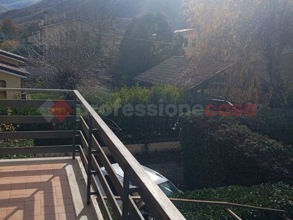 Villa a Rocca di botte in Via Fabrizio De Britiis, 4 - Foto 2