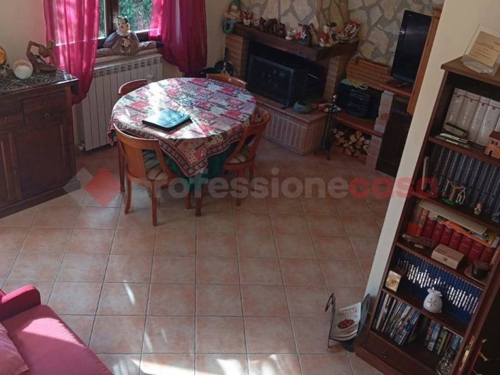 Villa a Rocca di botte in Via Fabrizio De Britiis, 4 - Foto 4