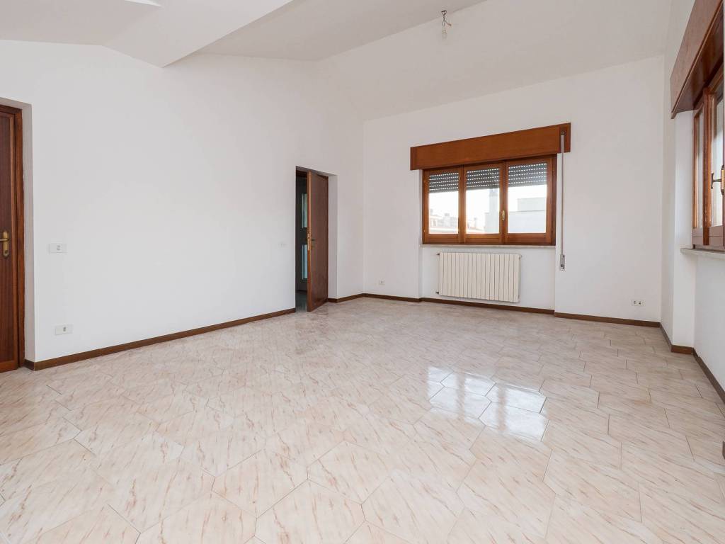 Appartamento a Guidonia montecelio in Via delle Rose - Foto 4