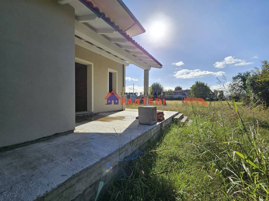 Villa a Massa e cozzile in Via Vetriano - Foto 2