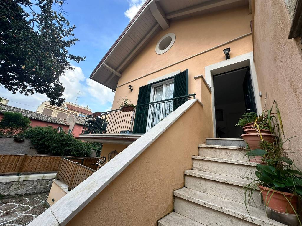 Appartamento a Albano laziale in Via Don Giovanni Minzoni, 25 - Foto 2