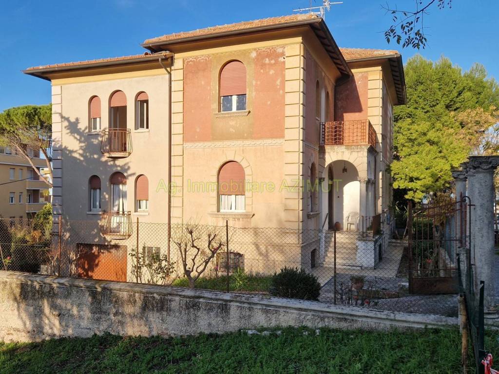 Villa a Fano in Viale Cesare Battisti - Foto 2