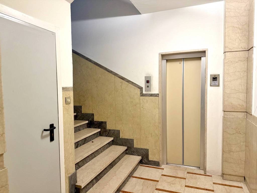 Appartamento a Brescia in Via Angelo Inganni - Foto 2