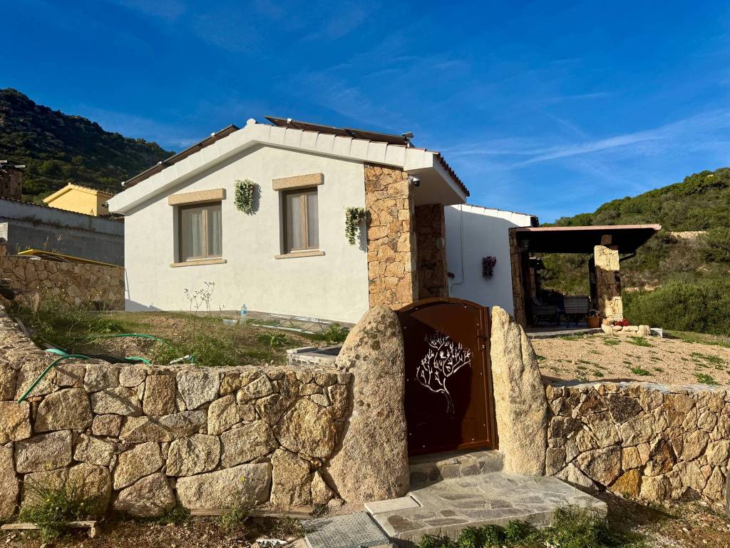 Villa a Loiri porto san paolo in Via di Lu Nibareddu - Foto 2