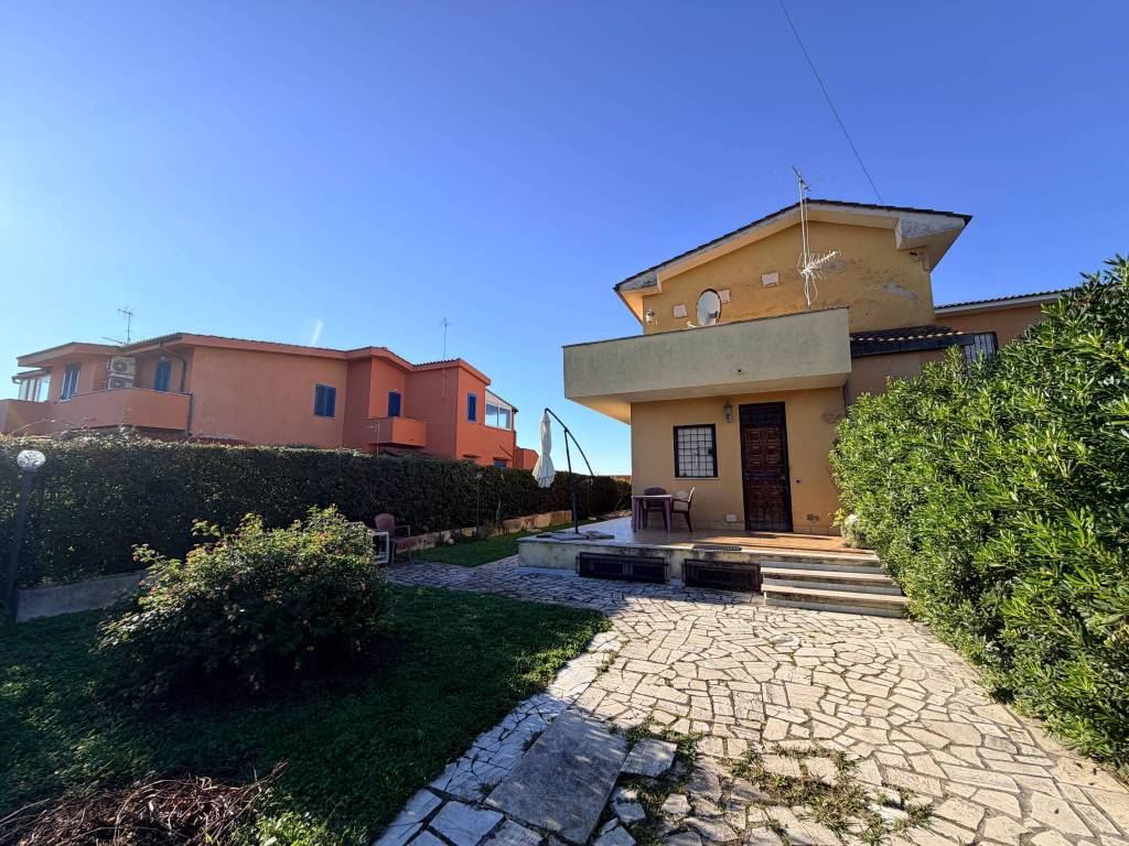 Villa a Ardea in Via delle Giunchiglie - Foto 2