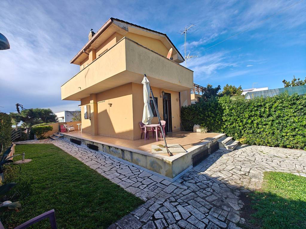 Villa a Ardea in Via delle Giunchiglie - Foto 3