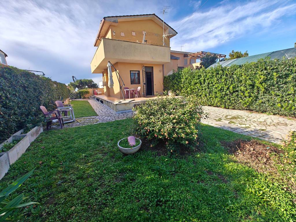 Villa a Ardea in Via delle Giunchiglie - Foto 4