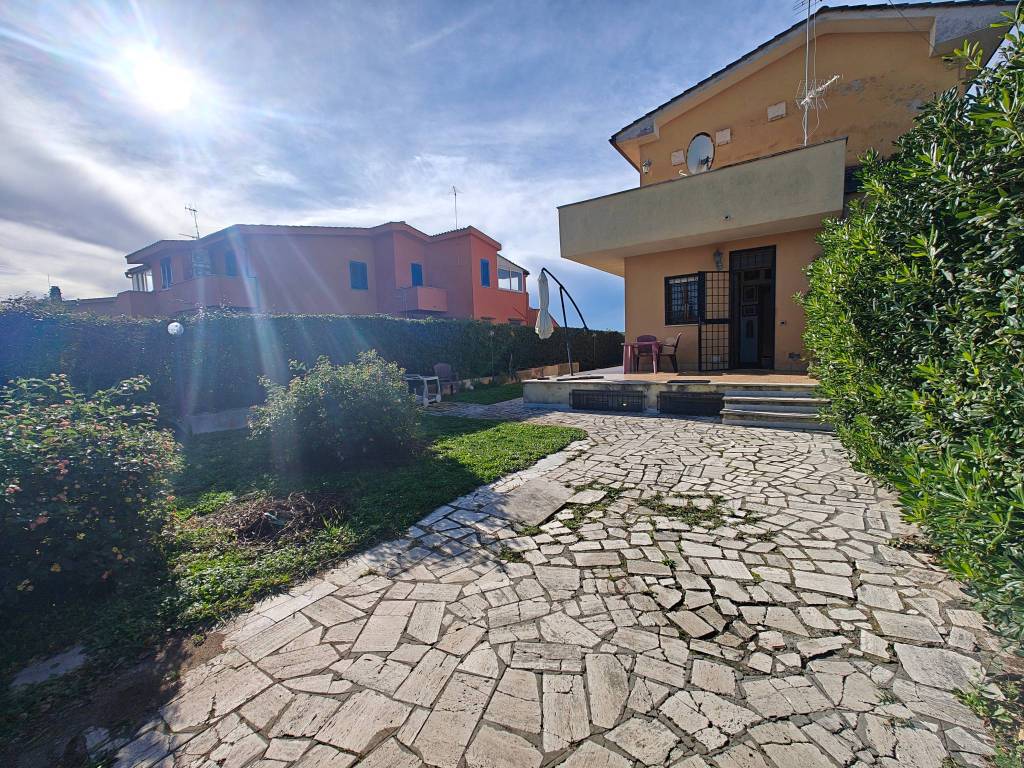 Villa a Ardea in Via delle Giunchiglie - Foto 5
