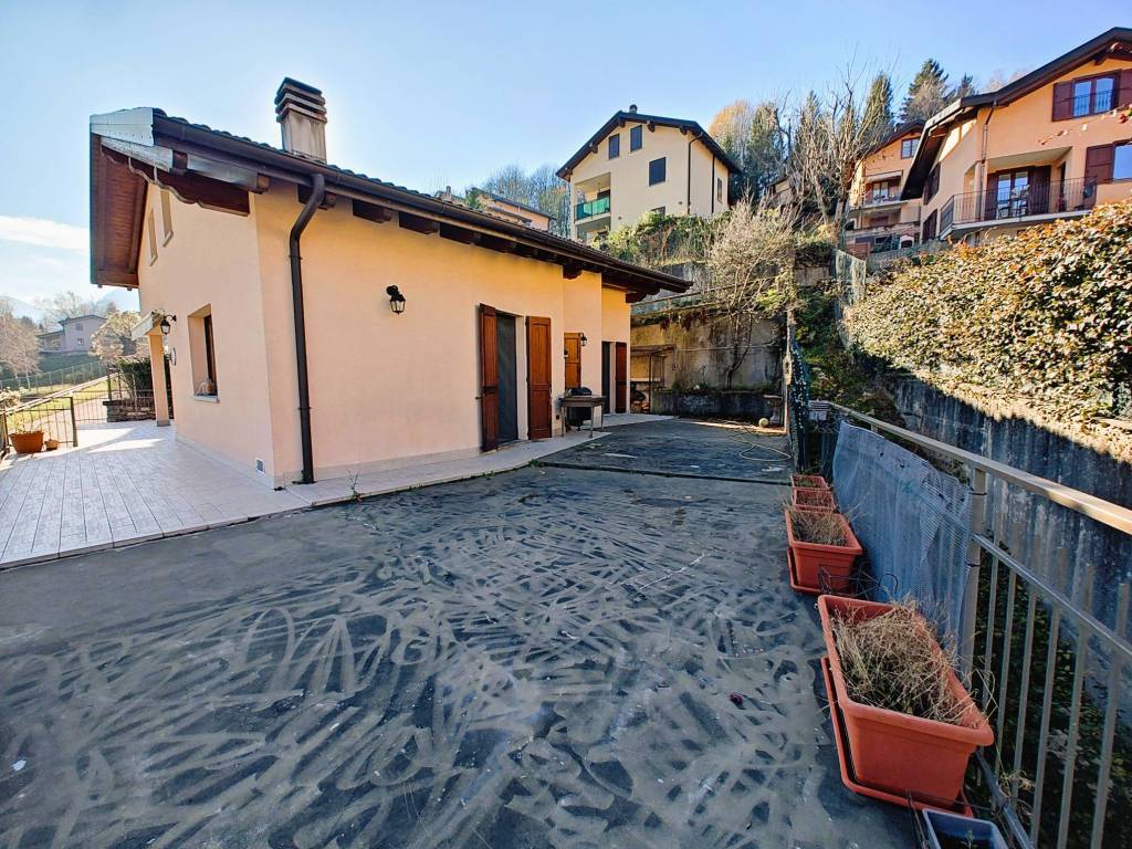 Villa a Centro valle intelvi in Via Campo Sportivo - Foto 4