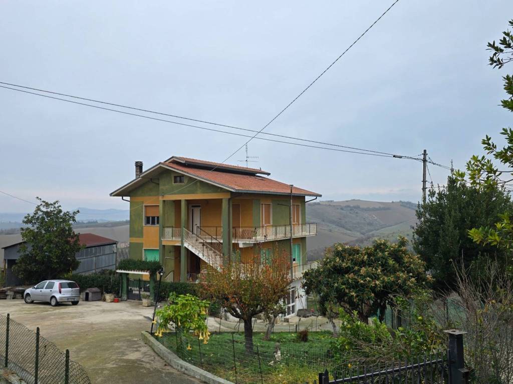 Rustico / casale a Bellante in Via Collerenti, 7 - Foto 3