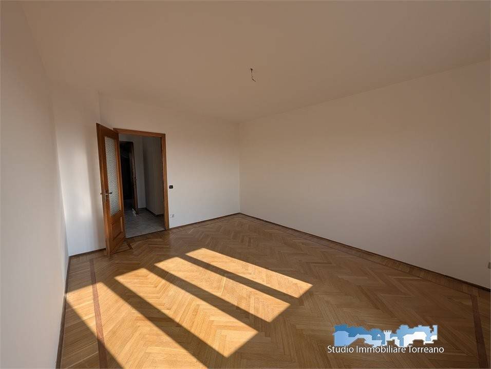 Appartamento a Ivrea in VIA BERTOLOTTI 7 - Foto 2