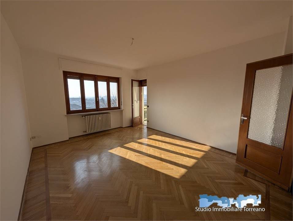 Appartamento a Ivrea in VIA BERTOLOTTI 7 - Foto 4