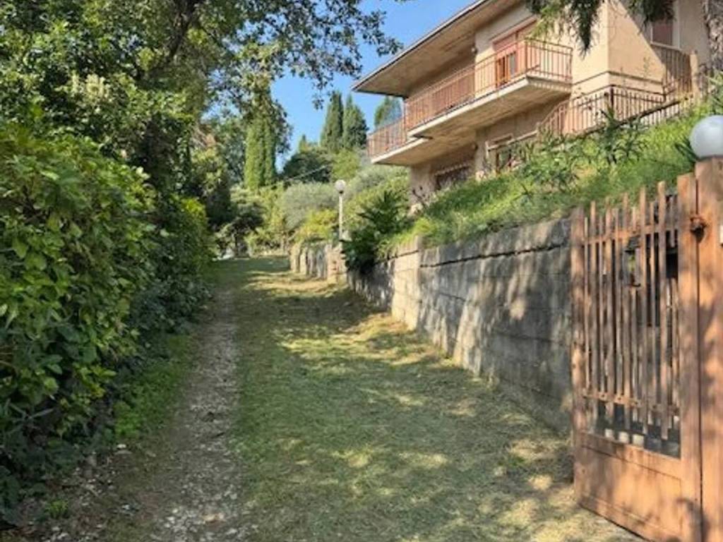 Villa a Caprino veronese in Via Sanguettara Di Sopra - Foto 3
