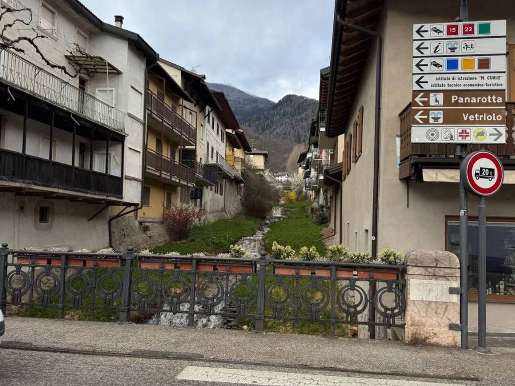 Appartamento a Levico terme in Via Dante Alighieri - Foto 4