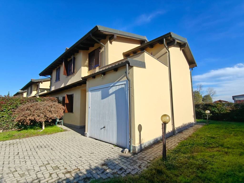 Villetta a schiera a Landriano in Via Glicine, 4 - Foto 2