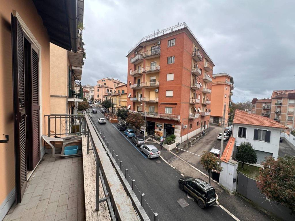 Appartamento a Genzano di roma in Via Fratelli Attilio ed Emilio Colabona - Foto 2