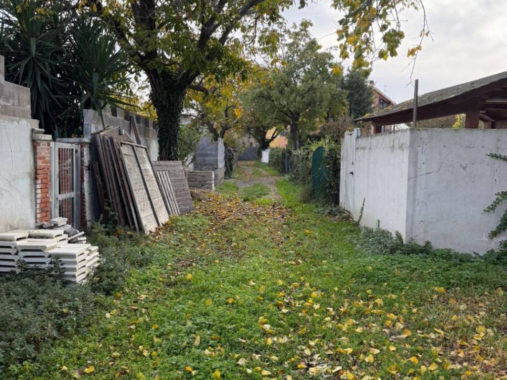 Terreno a Guidonia montecelio in Via Puglie - Foto 4