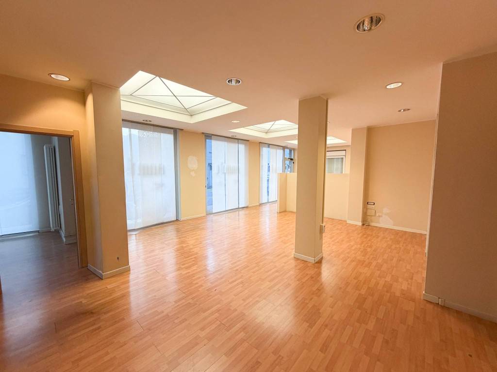 Immobile a Lecco in Via Risorgimento, 1 - Foto 2