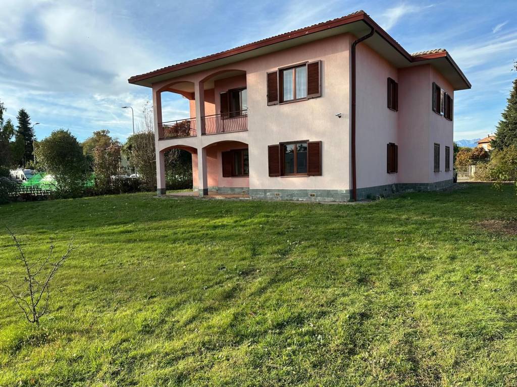 Villa a Brebbia in Via Armando Diaz, 1 - Foto 5