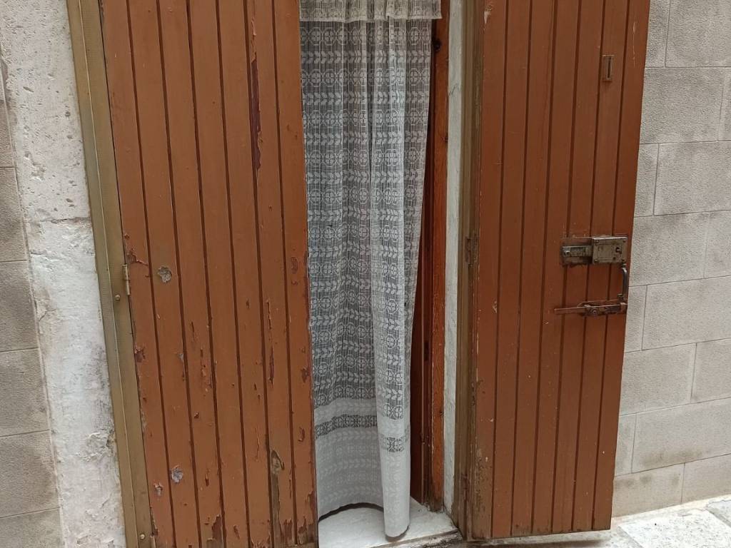 Casa indipendente a Mola di bari in Via Fratelli Bandiera - Foto 2
