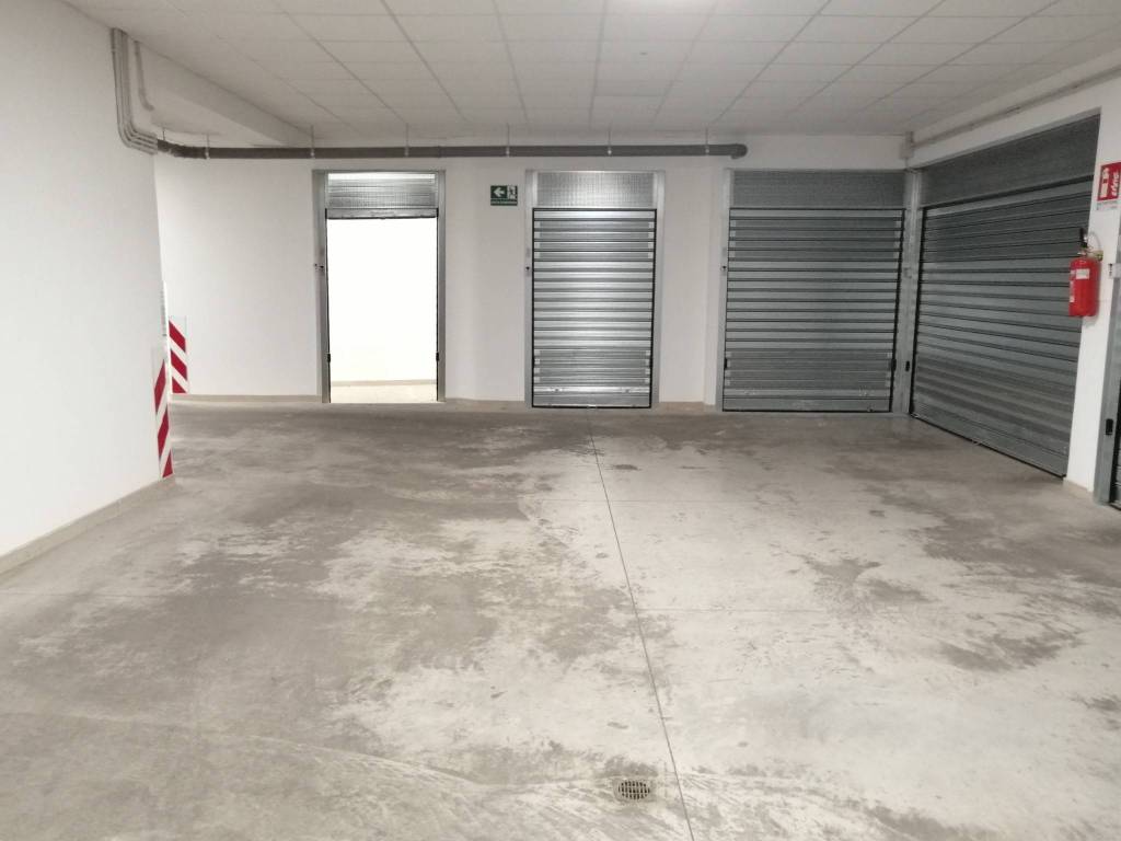 Box / garage a Foggia in Via Taranto - Foto 4