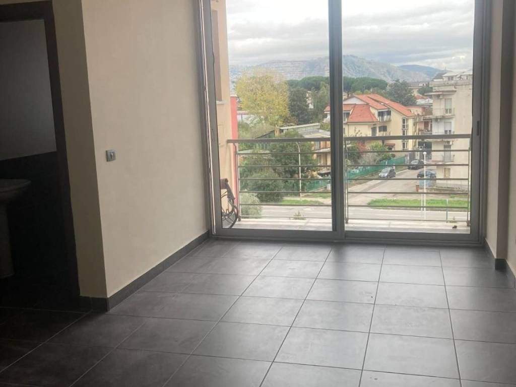 Immobile a San nicola la strada in Viale Carlo III di Borbone - Foto 2